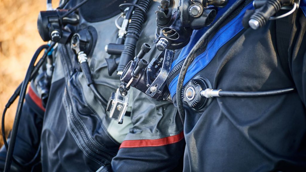 muta stagna per proteggersi dal freddo durante le immersioni subacquee invernali