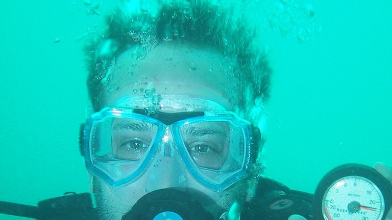 acqua nella maschera sub