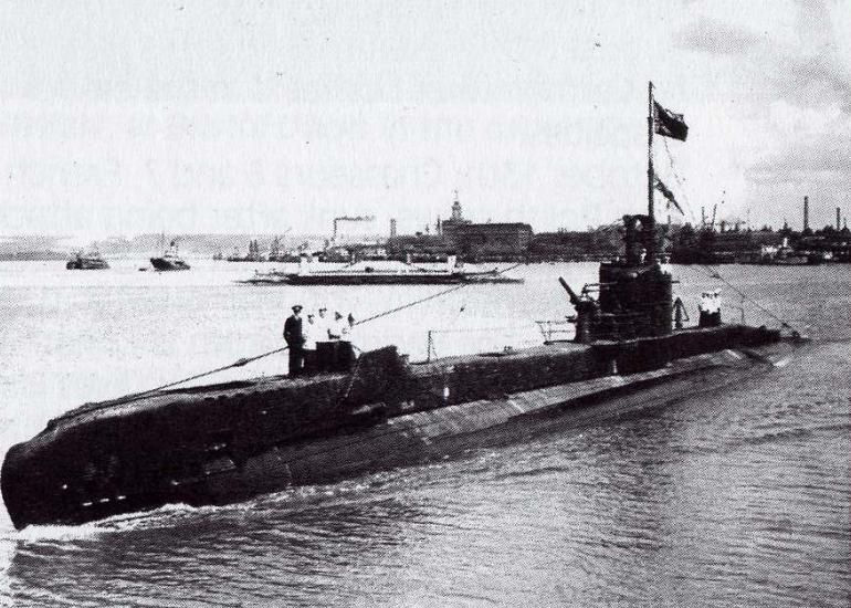 HMS Safari in una foto d'epoca