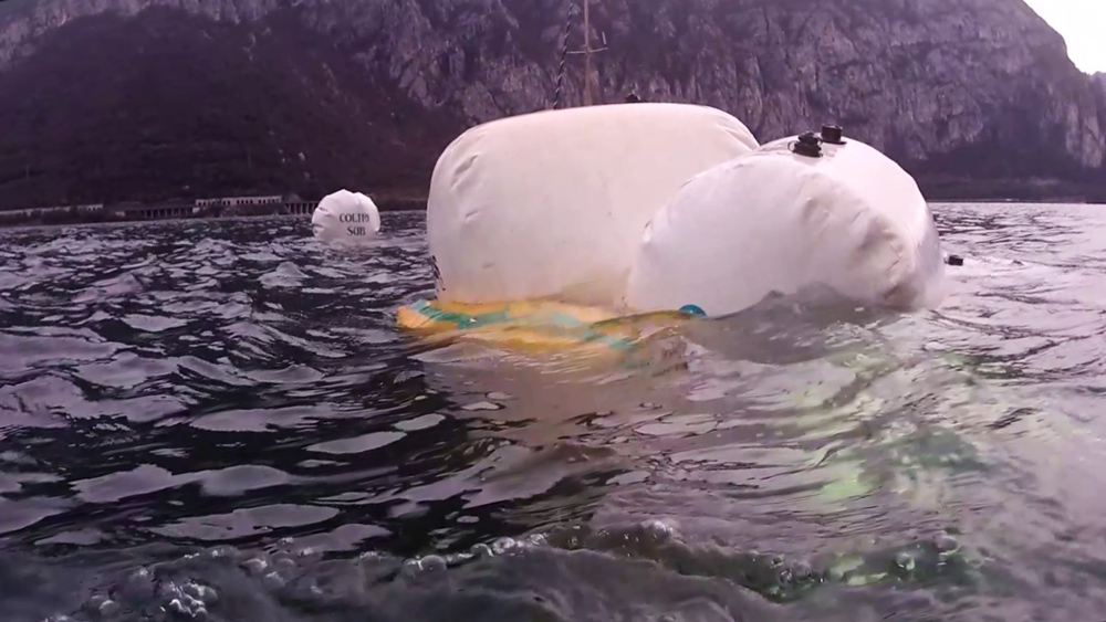 pallone gonfiato recupero peso subacqueo