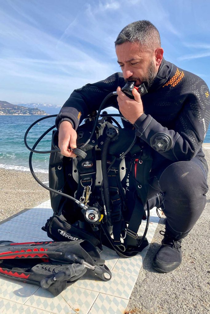 Emilio Mancuso attrezzatura Beuchat-muta