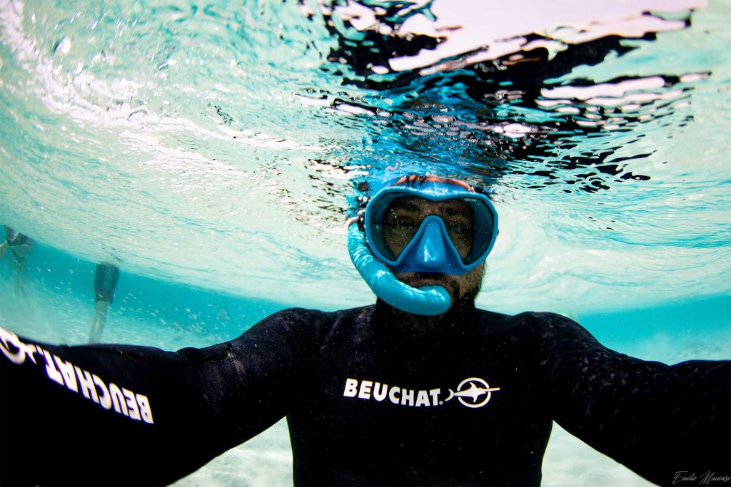 Emilio Mancuso-snorkeling maschera-beuchat muta subacquea superficie-mare.