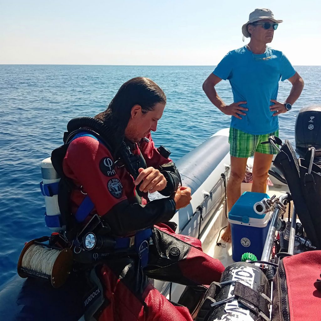 Andrea Murdock Alpini si immerge per identificare un relitto della  Calabria Grecanica - courtesy PHY DIVING EQUIPMENT
